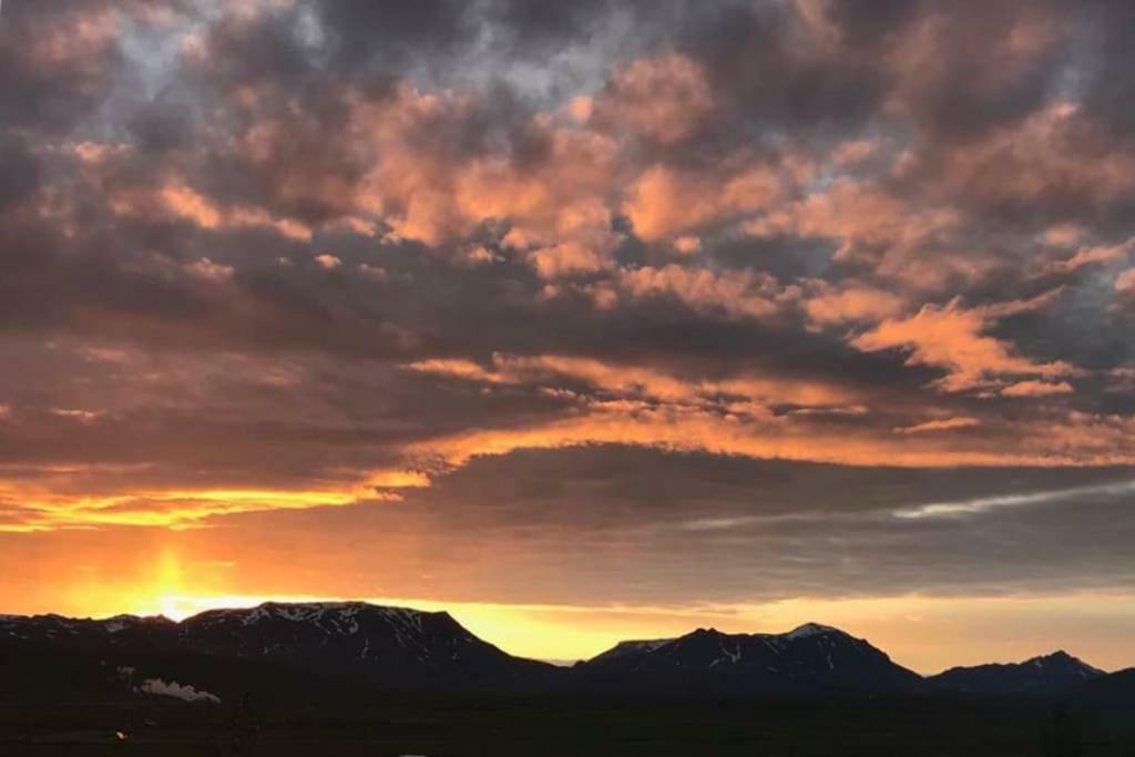 Hilltop Cabin Hekla - Golden Circle - Geysir - Mountain View Reykholt  Bagian luar foto